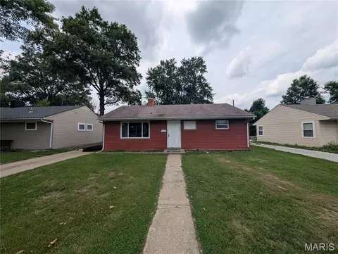 1138 Lilac Dr, Belleville, IL 62220