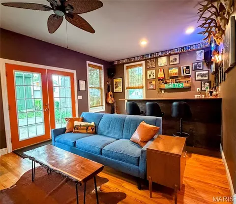 Living - 305 Rand St, Washington, MO 63090 photo 2 of 4