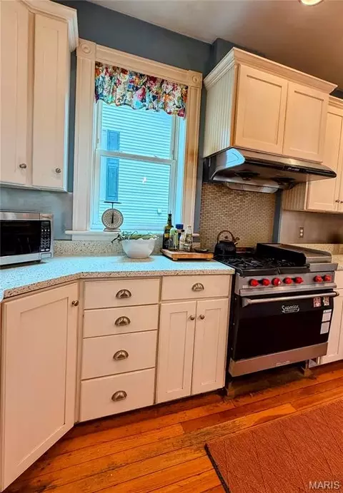 Kitchen - 305 Rand St, Washington, MO 63090 photo 3 of 6