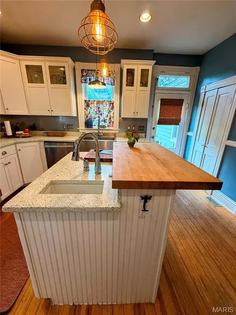 Kitchen - 305 Rand St, Washington, MO 63090 photo 2 of 6