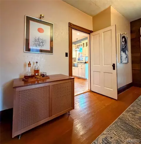 Entry Way - 305 Rand St, Washington, MO 63090 photo 4 of 8