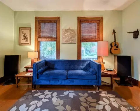 Living - 305 Rand St, Washington, MO 63090 photo 1 of 4