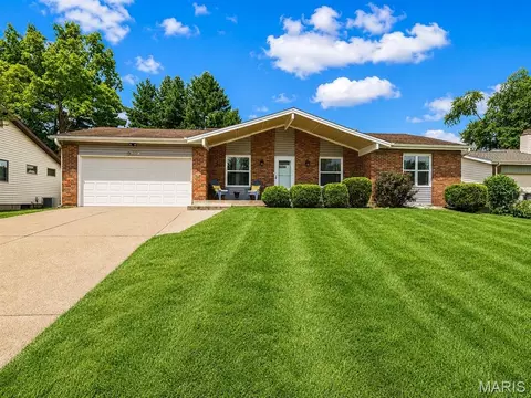1124 Teson Rd, Hazelwood, MO 63042