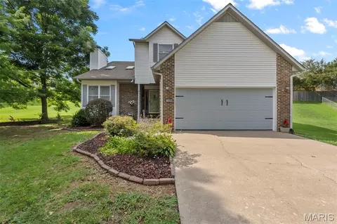 1009 Dearmore Ct, Cape Girardeau, MO 63701