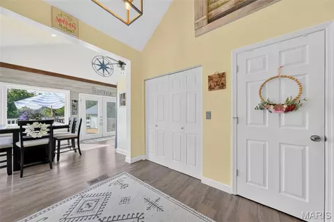 Entry Way - 224 Bennington Dr, Troy, MO 63379 photo 2 of 6