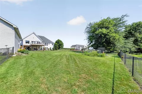Exterior - 224 Bennington Dr, Troy, MO 63379 photo 10 of 17