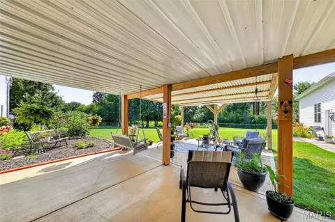 Exterior - 224 Bennington Dr, Troy, MO 63379 photo 8 of 17