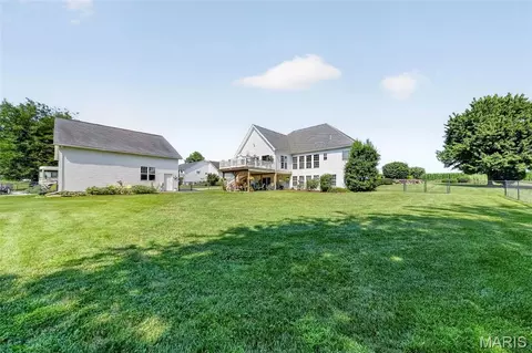 Exterior - 224 Bennington Dr, Troy, MO 63379 photo 12 of 17