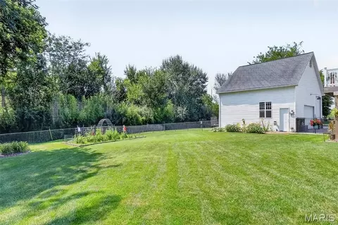 Exterior - 224 Bennington Dr, Troy, MO 63379 photo 13 of 17