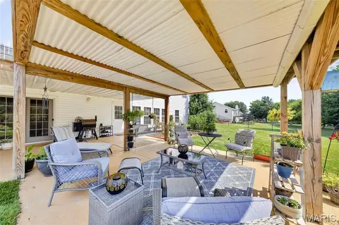 Exterior - 224 Bennington Dr, Troy, MO 63379 photo 6 of 17