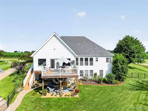 Exterior - 224 Bennington Dr, Troy, MO 63379 photo 2 of 17