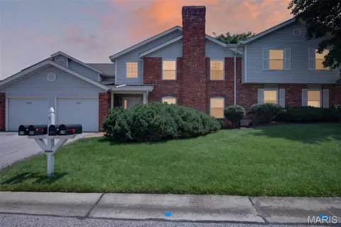 974 Windstream Dr #38, Saint Peters, MO 63376
