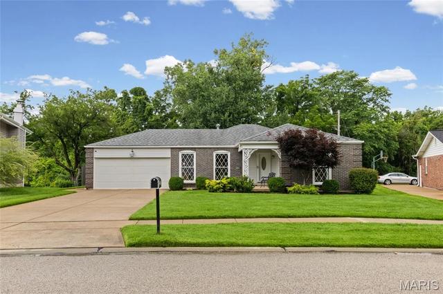 11756 Long Leaf Cir, Saint Louis, MO 63146