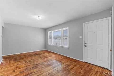 8433 1st St, Berkeley, MO 63134 photo 5