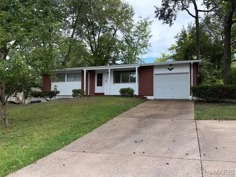 10204 Dacey Dr, Dellwood, MO 63136