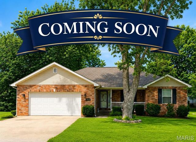 415 High Point Dr, Edwardsville, IL 62025