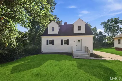 2825 Gerson Ave, Godfrey, IL 62035