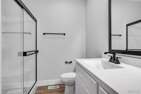 Bath - 109 Ventnor Ave, Union, MO 63084 photo 2 of 3