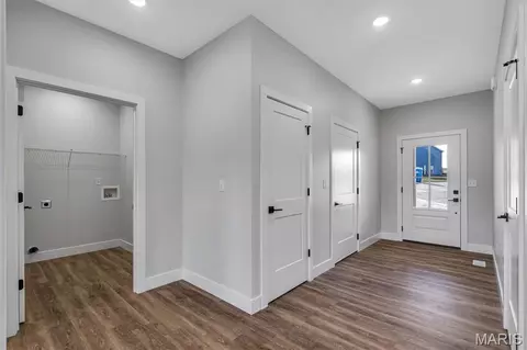 Entry Way - 109 Ventnor Ave, Union, MO 63084 photo 2 of 3