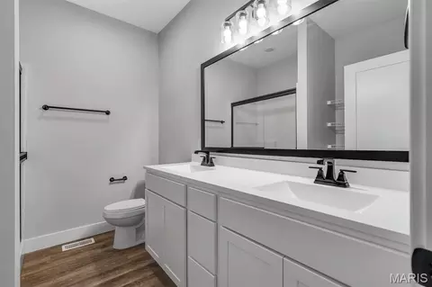 Bath - 109 Ventnor Ave, Union, MO 63084 photo 1 of 3