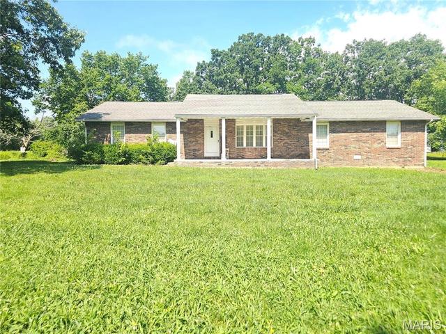 302 Angel Ln, Dixon, MO 65459