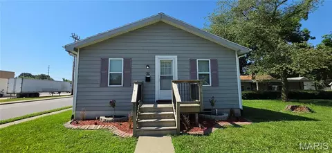 Exterior - 519 E Washington St, O'fallon, IL 62269 photo 1 of 4
