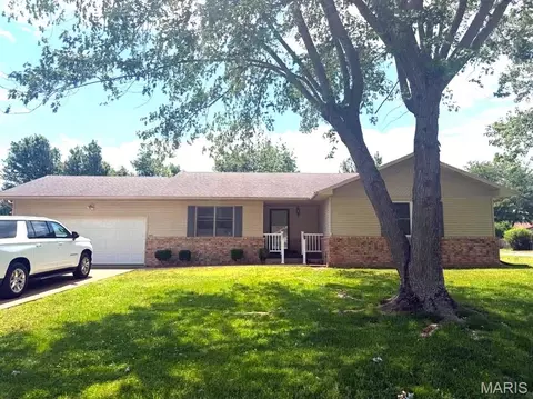 400 Farmers Ln, Lebanon, MO 65536