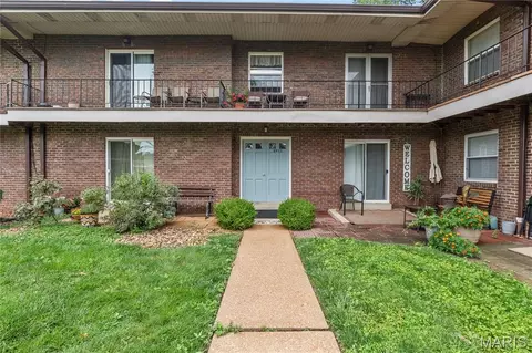 6923 Colonial Woods Dr #16, Saint Louis, MO 63129