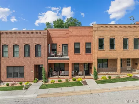 497 W Main St, Washington, MO 63090