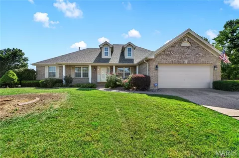 3201 Bear Tracks Dr, Wentzville, MO 63385