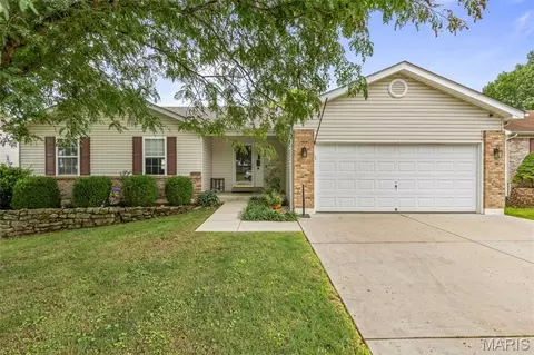 4222 NW Point Dr, House Springs, MO 63051