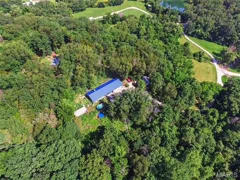 135 Wood Valley Trl, Pacific, MO 63069