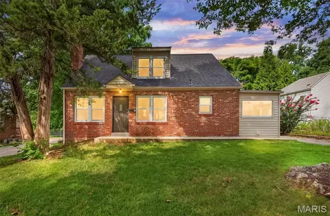 915 Tavalon Ave, Rock Hill, MO 63119