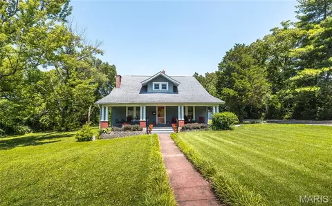 909 W Spencer St, Cuba, MO 65453