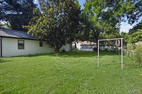 2229 E A St, Belleville, IL 62221 photo 22