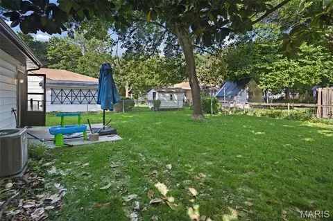 2229 E A St, Belleville, IL 62221 photo 20