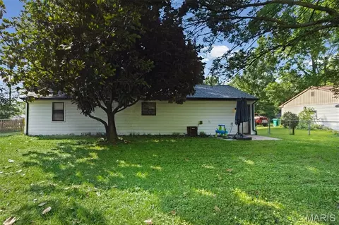 2229 E A St, Belleville, IL 62221 photo 23