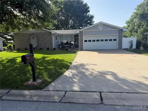 75 Park Charles Blvd, Saint Peters, MO 63376