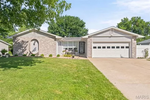 75 Park Charles Blvd, Saint Peters, MO 63376