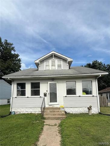 529 N 2nd St, Wood River, IL 62095