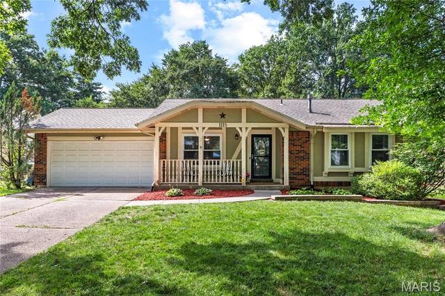 1115 Shadowoak Dr, Ballwin, MO 63021