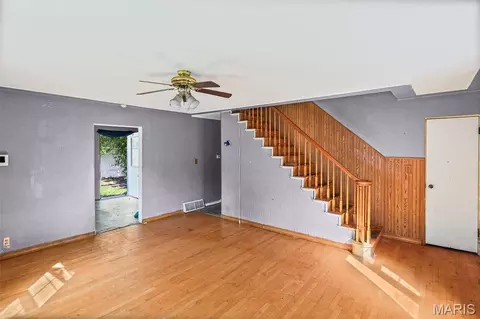 Living - 754 Leon St, Cahokia, IL 62206 photo 3 of 5