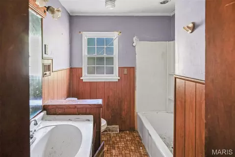 Bath - 754 Leon St, Cahokia, IL 62206 photo 1 of 2