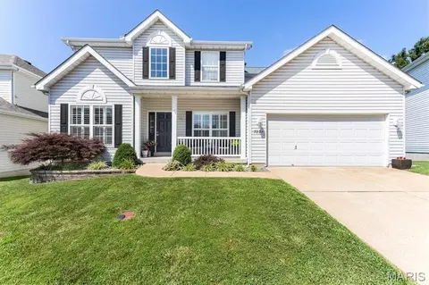 3221 Kingsridge Manor Dr, Saint Louis, MO 63129