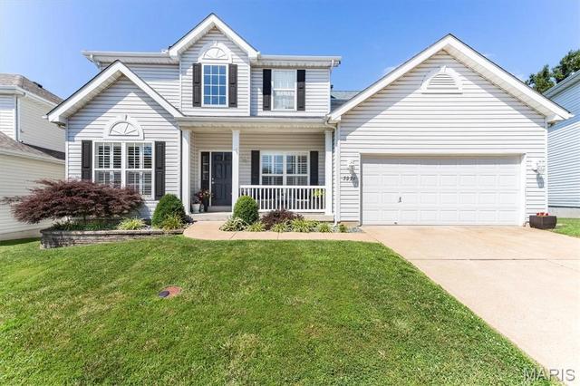 3221 Kingsridge Manor Dr, Saint Louis, MO 63129