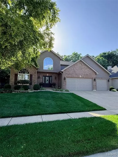 310 Highland Meadows Ct, Wentzville, MO 63385