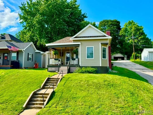 1214 Hill St, Hannibal, MO 63401