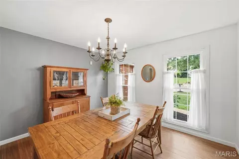 Dining - 501 Oak Leaf Manor Ct, Ballwin, MO 63021 photo 1 of 4