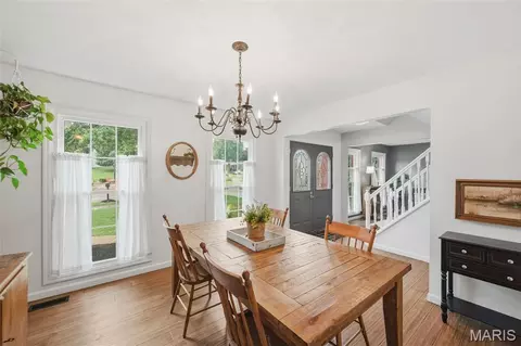 Dining - 501 Oak Leaf Manor Ct, Ballwin, MO 63021 photo 2 of 4