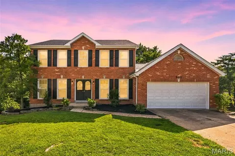 501 Oak Leaf Manor Ct, Ballwin, MO 63021